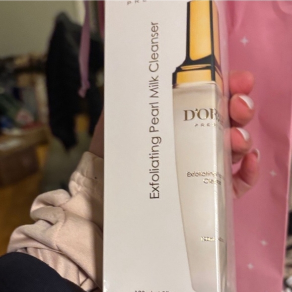 D'OR 24K Prestige Exfoliating Pearl Milk Cleanser - White - Picture 4 of 9